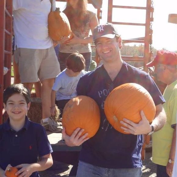 Meet your Posher, Alejandro - Picture 1 of 1